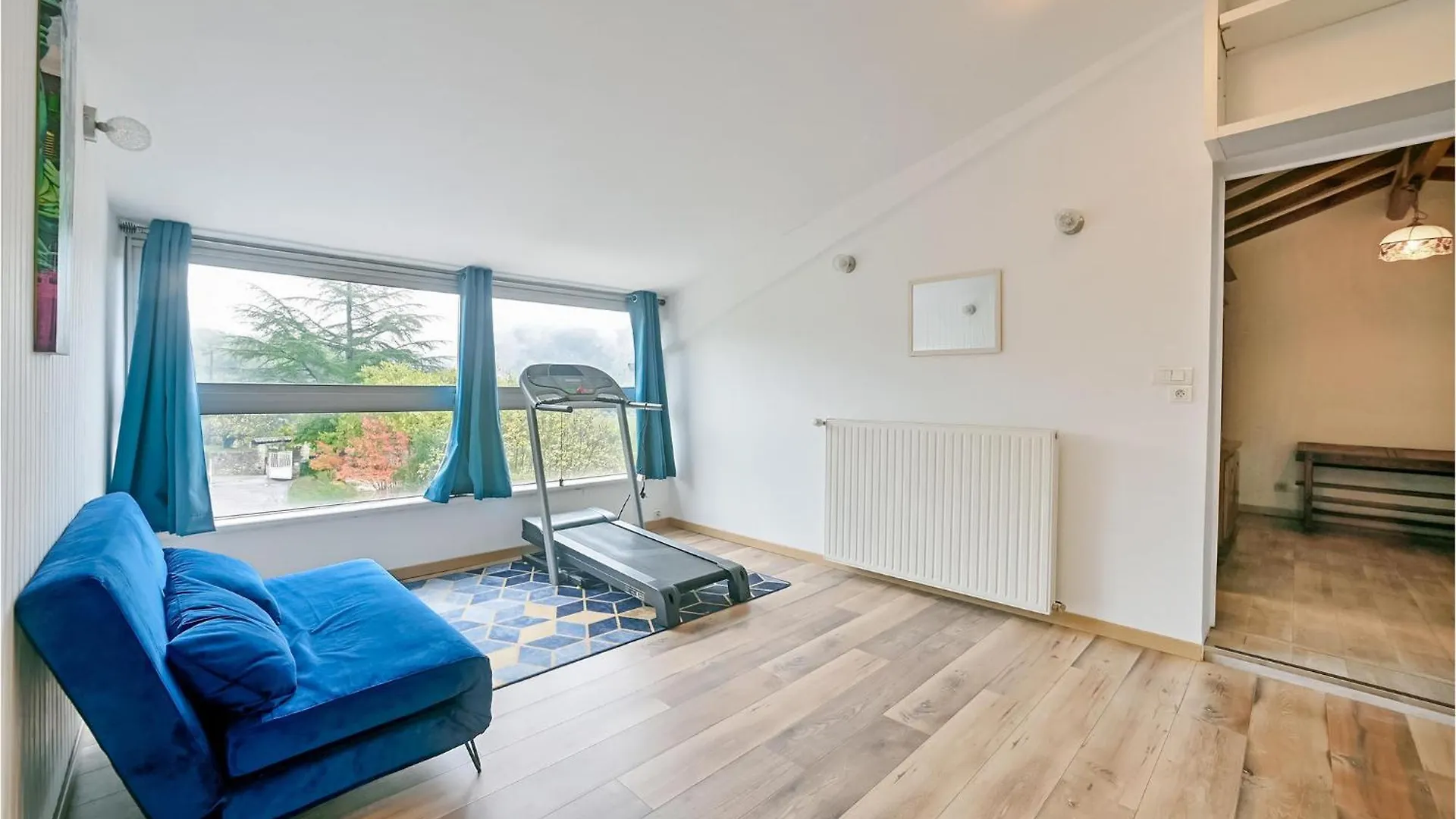 6 Bedroom Amazing Apartment In Vallon Pont Darc  Vallon-Pont-dʼArc