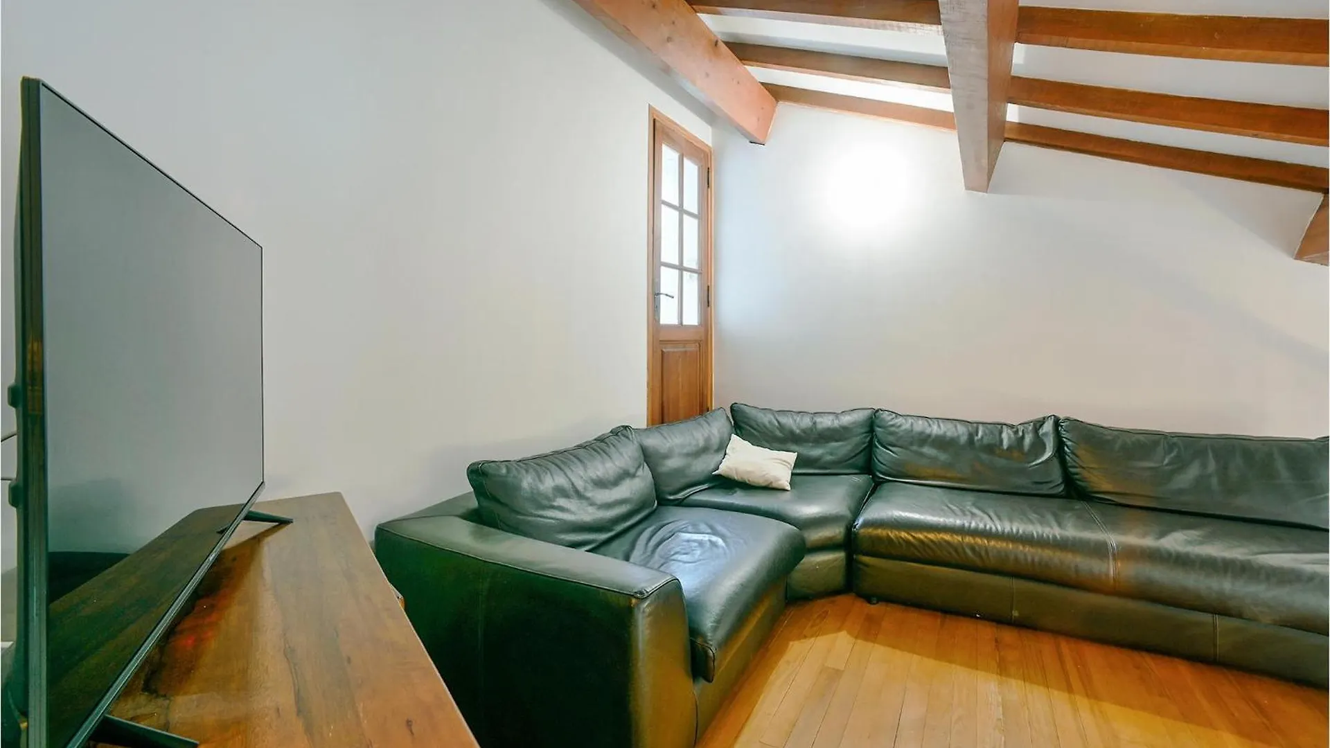 6 Bedroom Amazing Apartment In Vallon Pont Darc