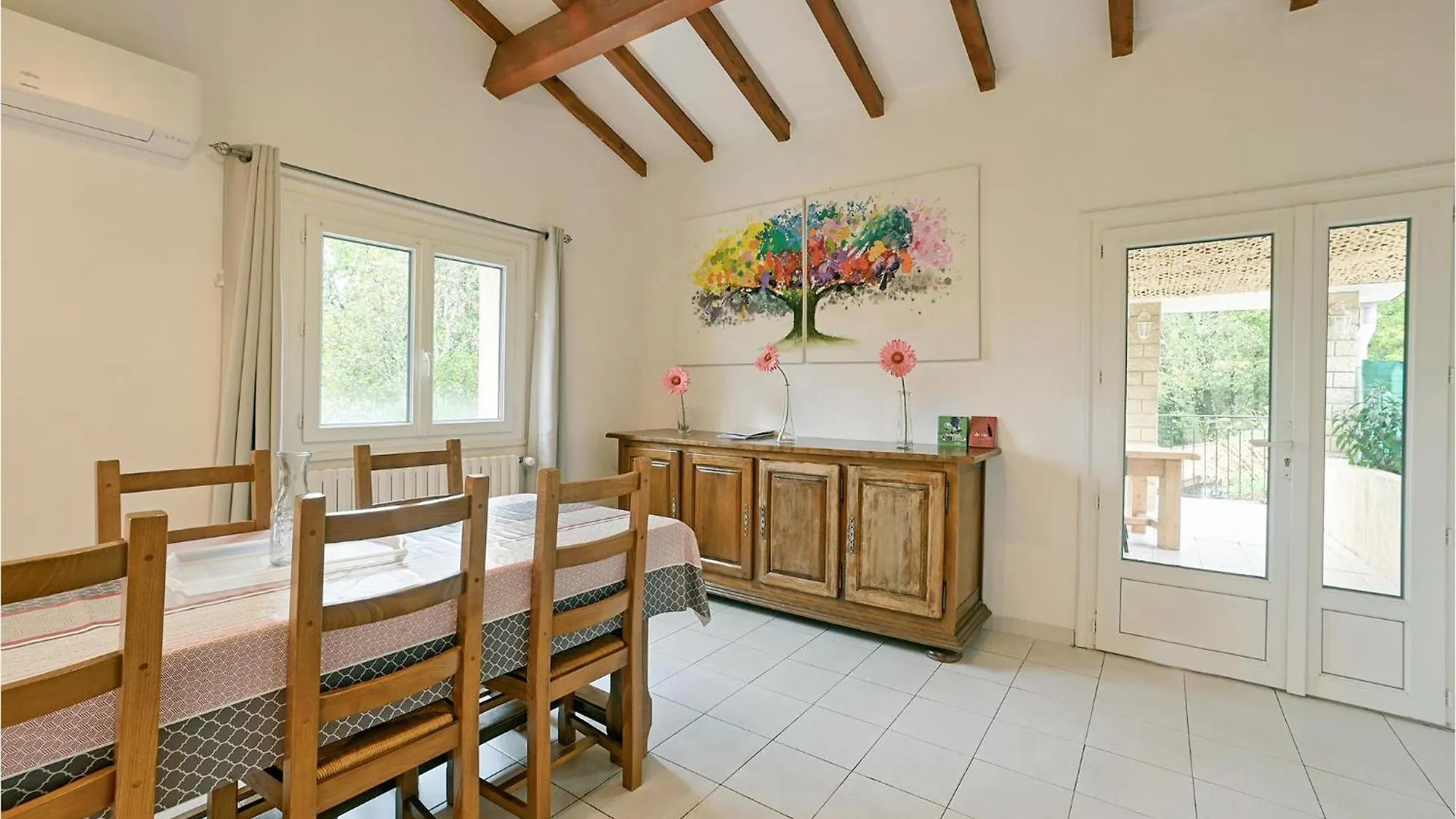 6 Bedroom Amazing Apartment In Vallon Pont Darc 0*, Vallon-Pont-dʼArc France
